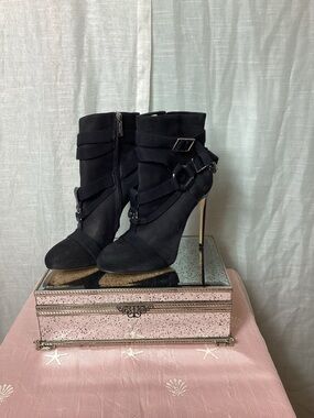 Dsquared2 Parachute Mobile Suede Ankle Boots; Size: 9